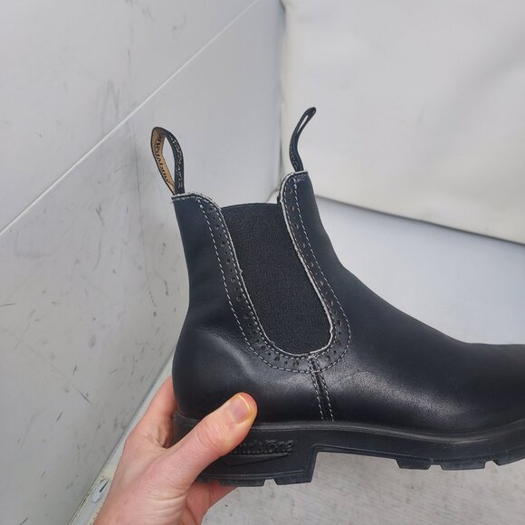 Blundstone WOMENS Chelsea Black Tall Boot - Picture 2 of 10